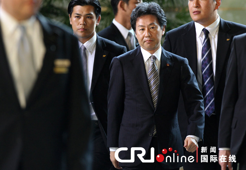 2011年9月2日,东京,日本新任财务大臣安住淳抵达首相官邸.图片