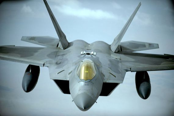 2009年12月中旬,美国f-22隐形战斗机("猛禽")完成首次在中东的部署