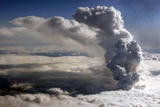 冰岛火山灰使北欧成禁飞区数十万旅客受阻(图)