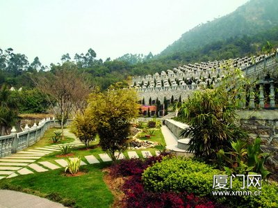 厦门墓园栽花种草放背景音乐 让扫墓者感到温馨;; ■天马山努力打造