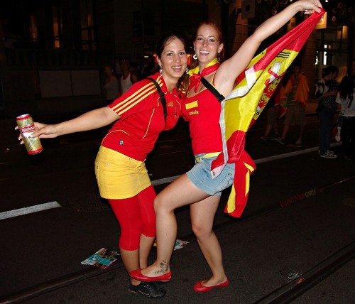 西班牙女球迷; 欧洲杯 美女也疯狂【转图】; 欧洲杯女孩