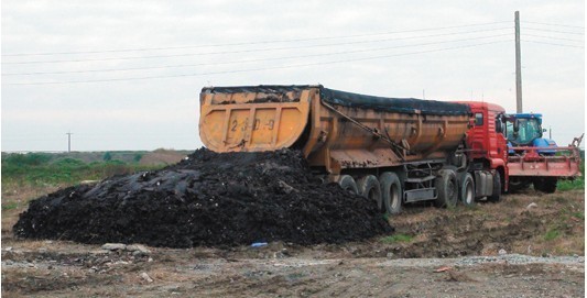 东石两连结车 非法倾倒60公吨污泥被当场