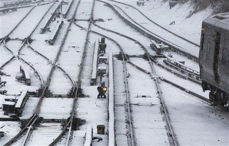 美加遭暴风雪袭击致3死纽约全部航班取消（图）