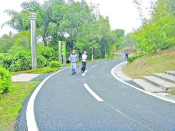 永安南山公园健身跑道换上新装