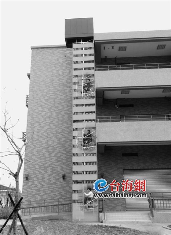 漳州免用电逃生梯:不用电 依靠人自重实现自救