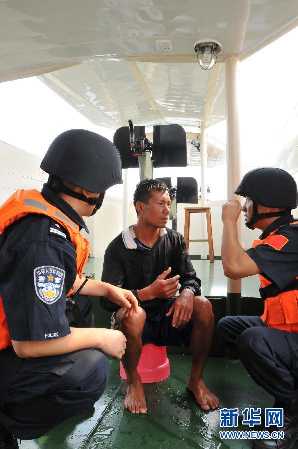 湄公河联合巡逻执法编队成功救助一艘老挝籍遇险渔船
