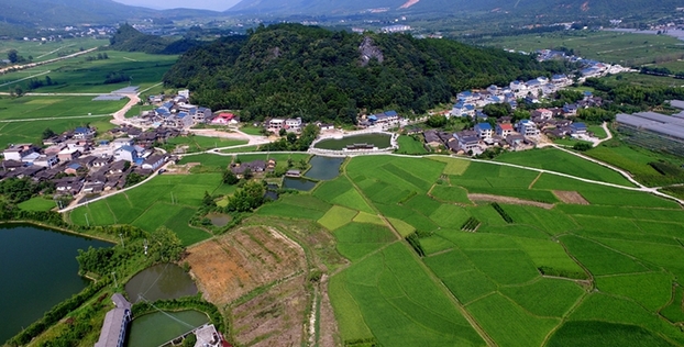 航拍福建清流林畲：红土地上崛起“新农村”