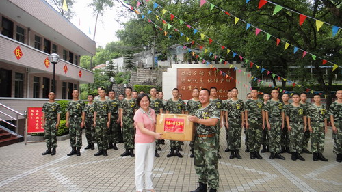 省妇联领导看望慰问驻闽部队,武警基层连队官兵