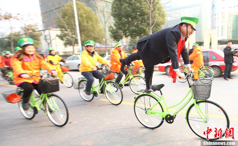 陈光标南京免费发自行车 郎朗助阵