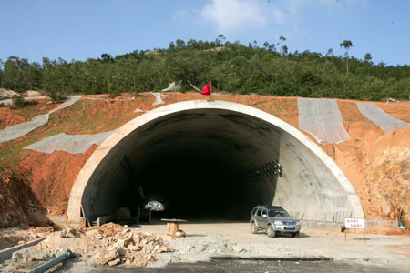 泉州最长的隧道 泉州市哪个县最大问:泉州市哪个县最大答:福建省