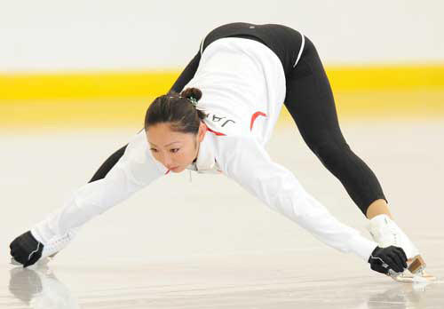 日花滑女神被批不雅穿透视装露丁字裤